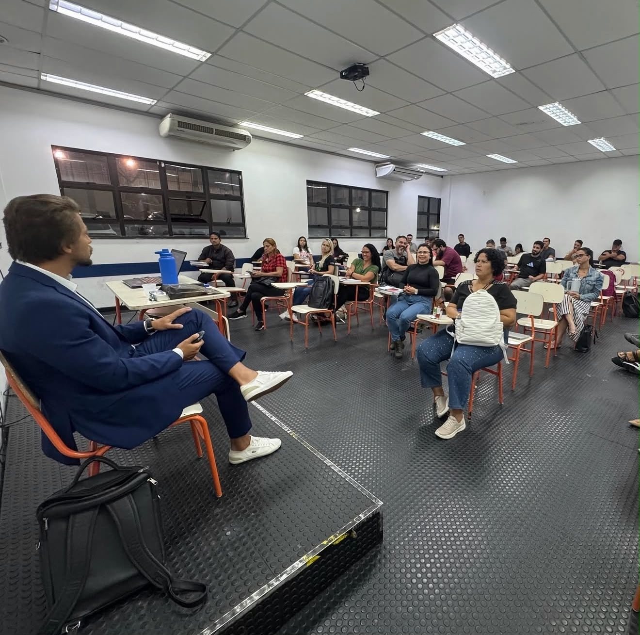 Aula na UNIBR