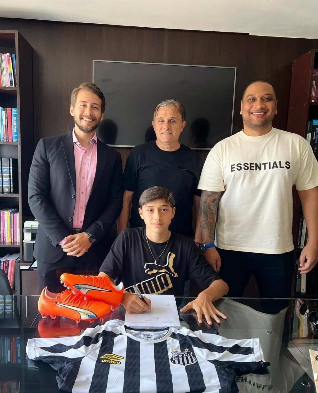 Assinatura de contrato